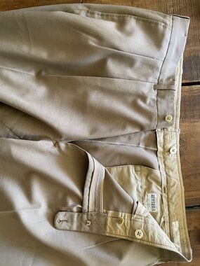 Riviera Big and tall 44x32 Men's Light Khaki pleated Dress Pants